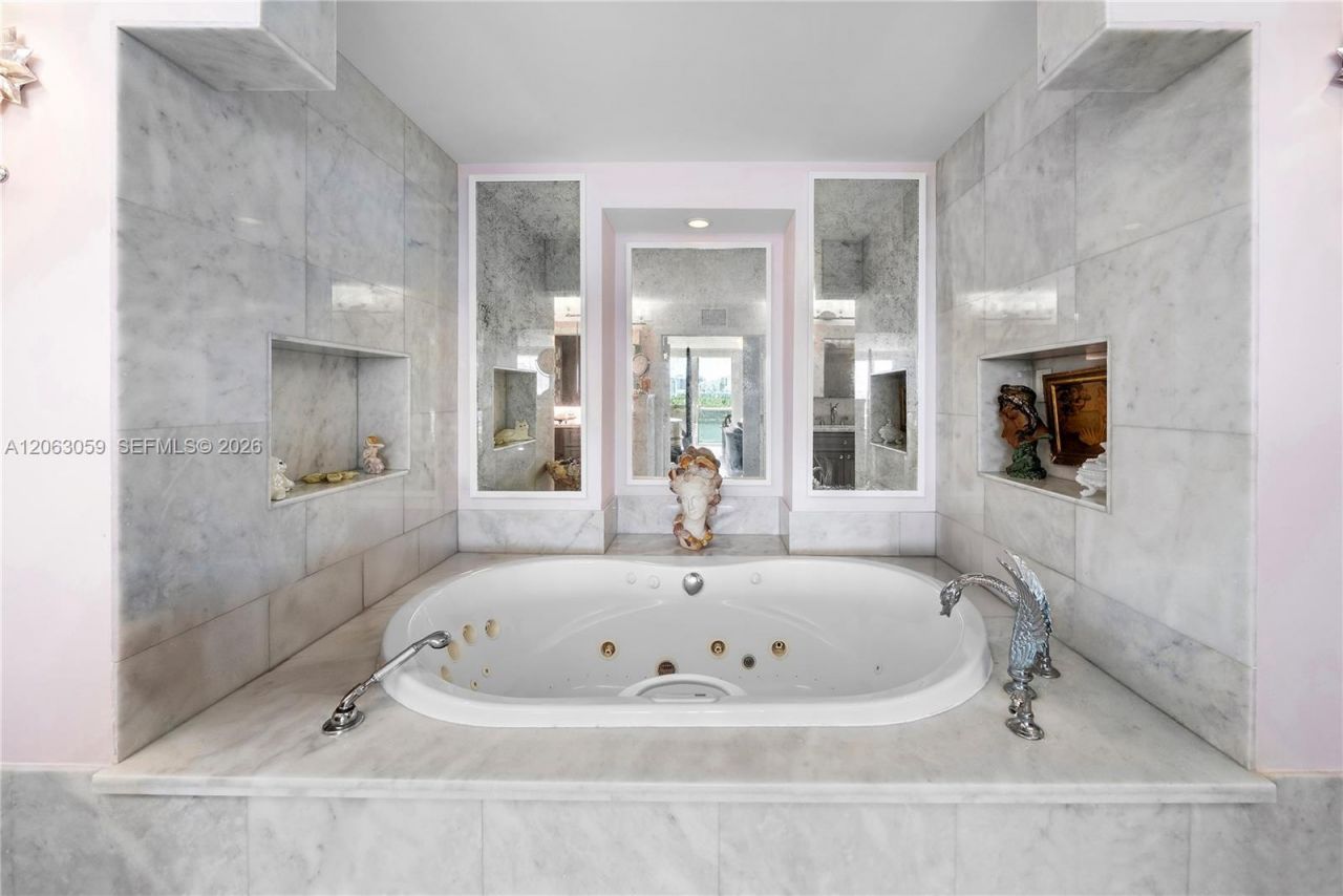 900 Bay Dr, Unit 702/704, Miami Beach, FL 33141 Photo