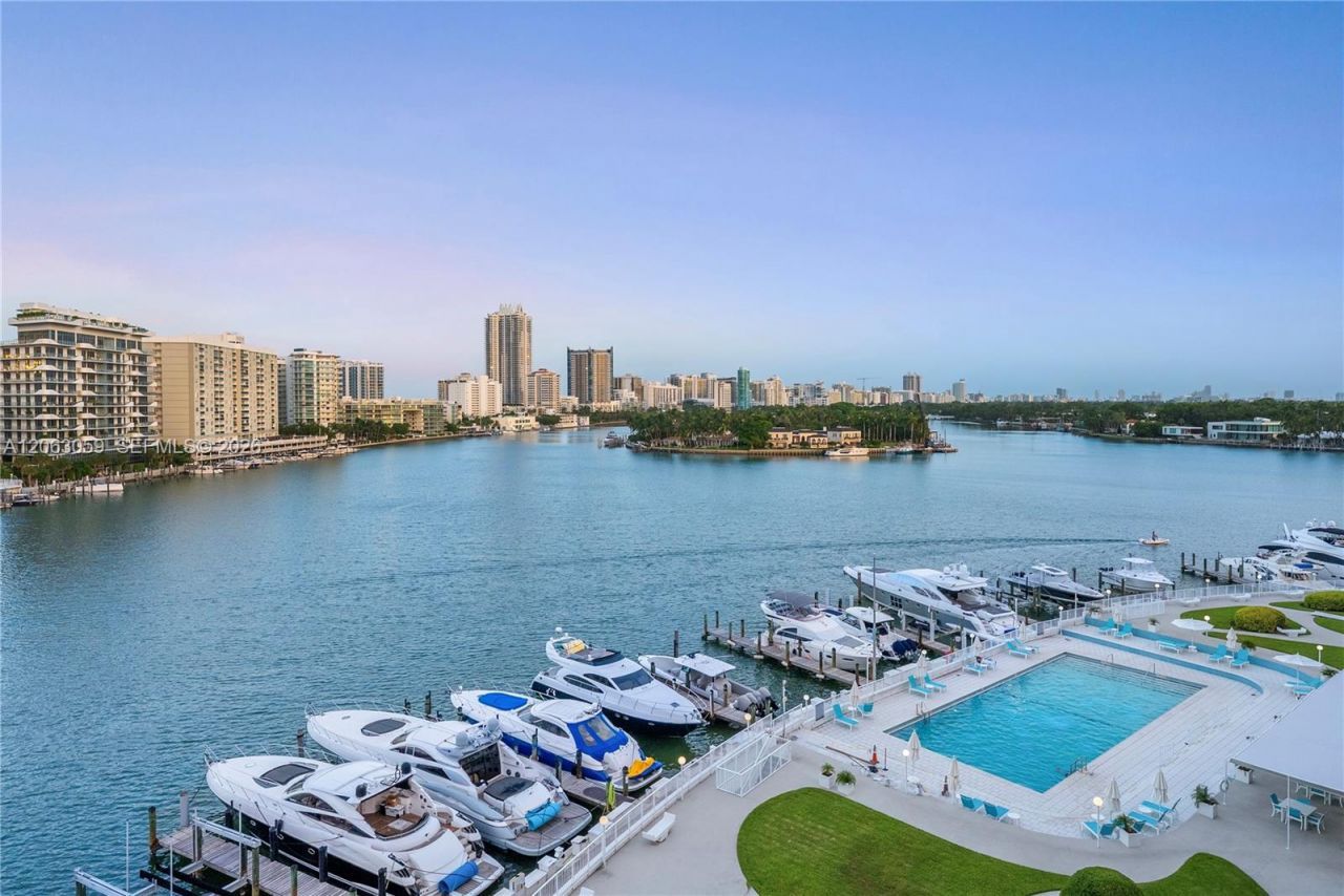 900 Bay Dr, Unit 702/704, Miami Beach, FL 33141 Photo
