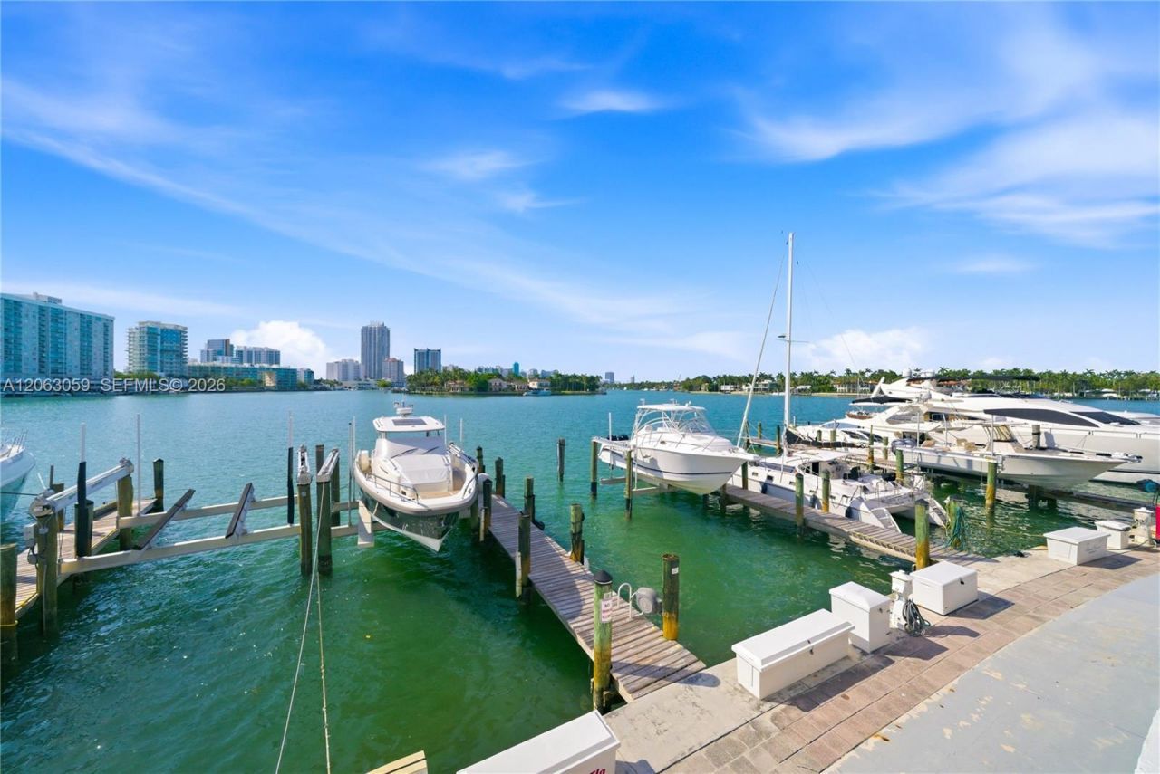 900 Bay Dr, Unit 702/704, Miami Beach, FL 33141 Photo