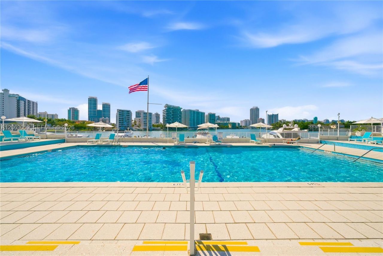 900 Bay Dr, Unit 702/704, Miami Beach, FL 33141 Photo