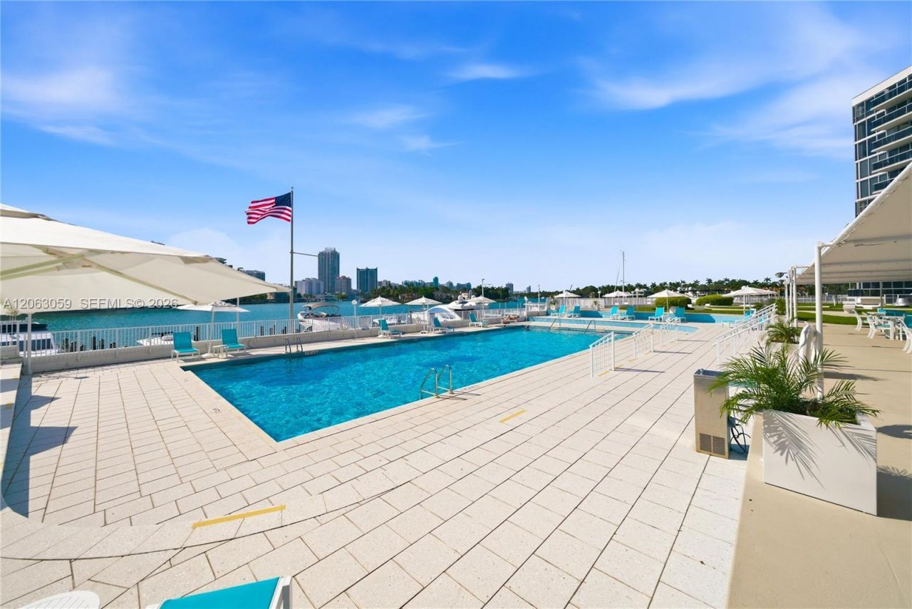 900 Bay Dr, Unit 702/704, Miami Beach, FL 33141 Photo