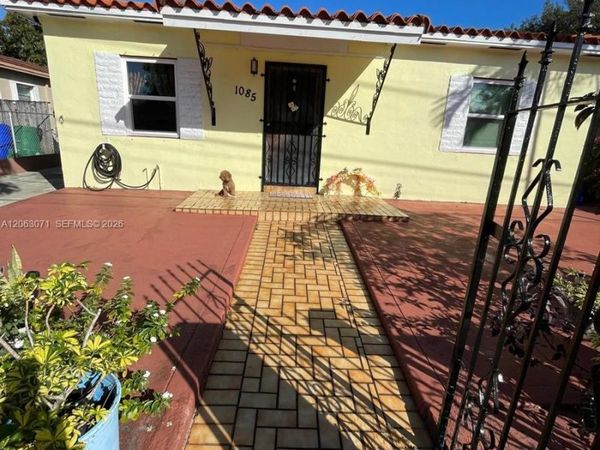 1085 NW 26th St , Miami, FL 33127