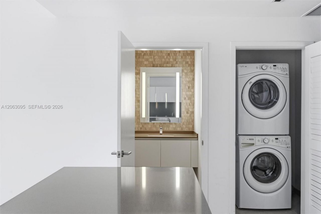 88 SW 7th St , Unit 2307, Miami, FL 33130 Photo