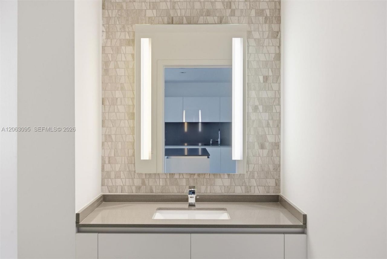 88 SW 7th St , Unit 2307, Miami, FL 33130 Photo