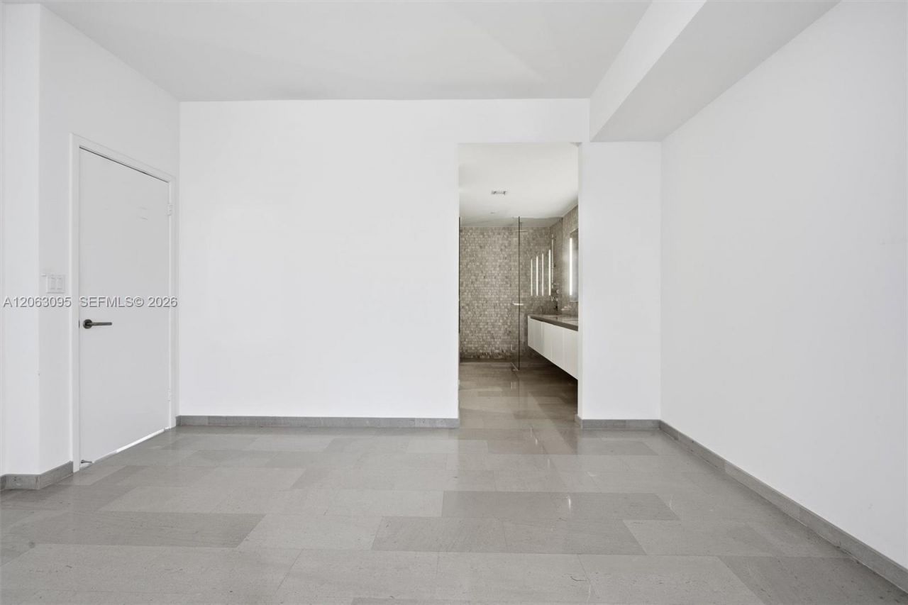 88 SW 7th St , Unit 2307, Miami, FL 33130 Photo