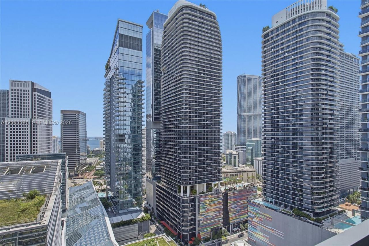 88 SW 7th St , Unit 2307, Miami, FL 33130 Photo