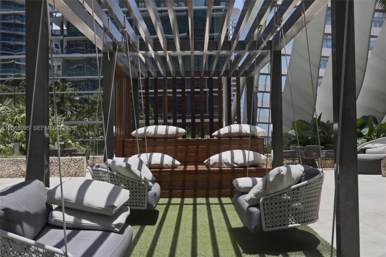 88 SW 7th St , Unit 2307, Miami, FL 33130 Photo