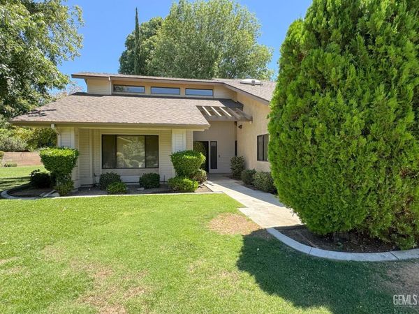 2200 El Portal Drive, Unit 9, Bakersfield, CA 93309