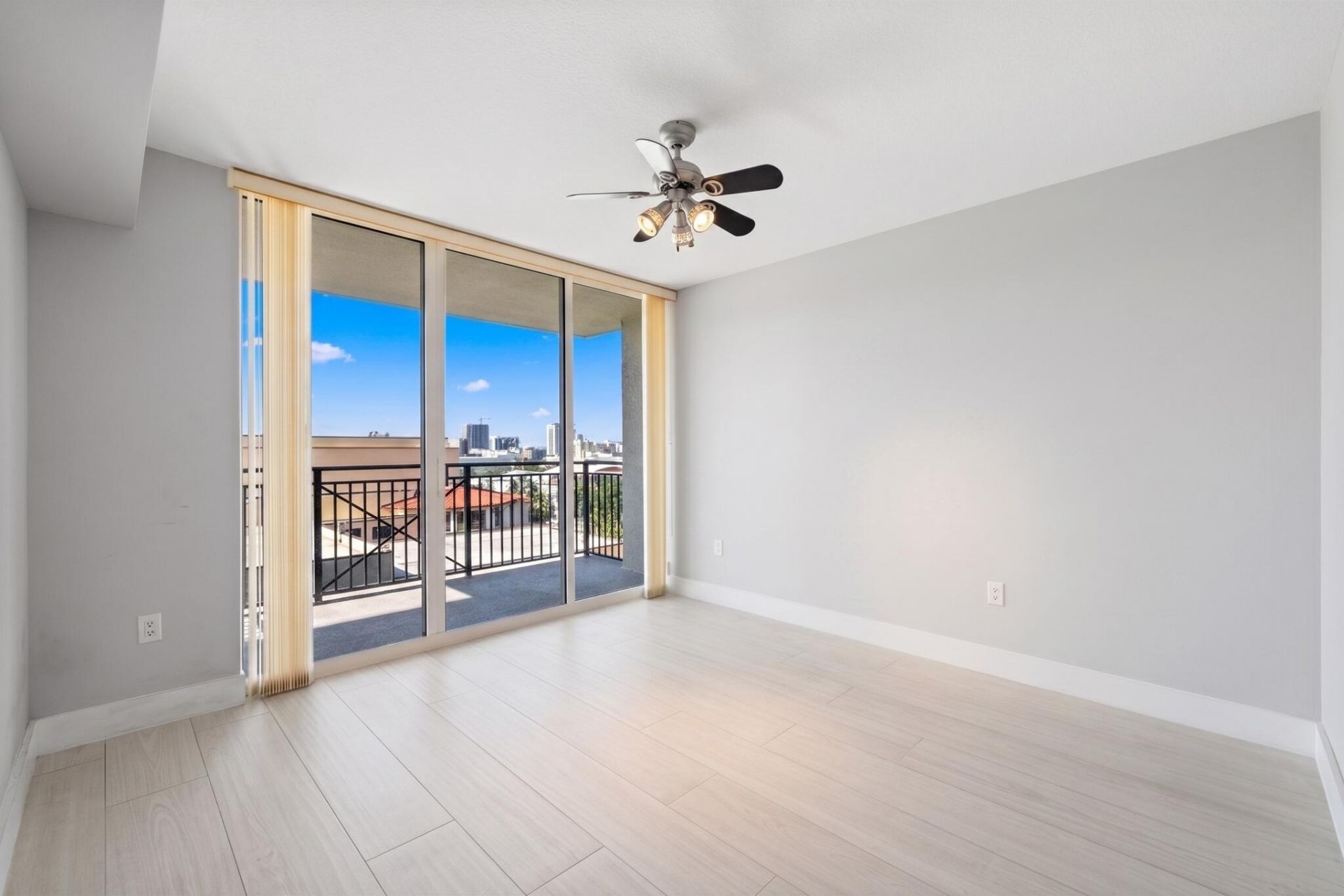 610 W Las Olas Boulevard, Unit 1016N, Fort Lauderdale, FL 33312 Photo