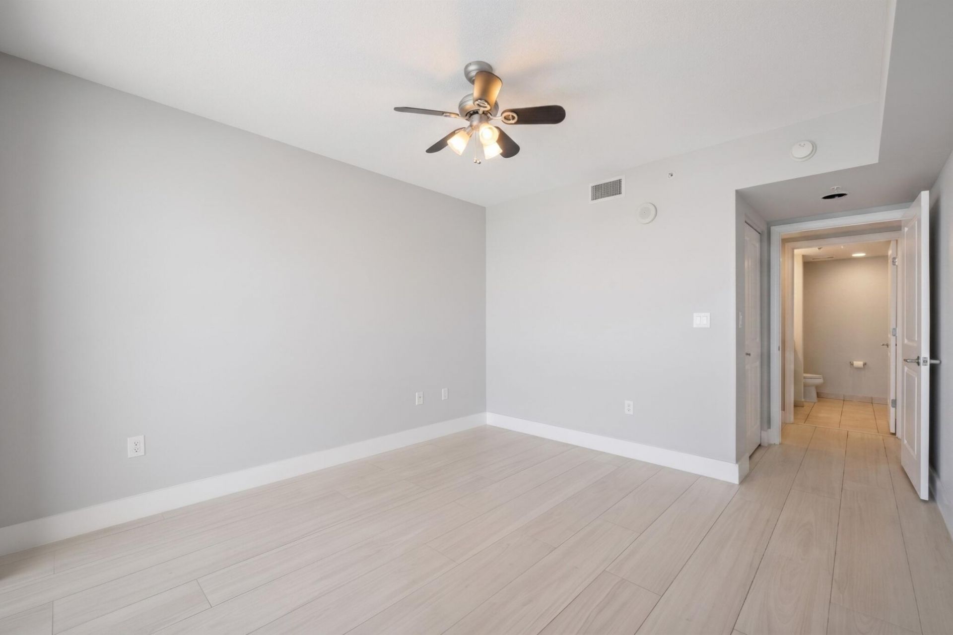 610 W Las Olas Boulevard, Unit 1016N, Fort Lauderdale, FL 33312 Photo