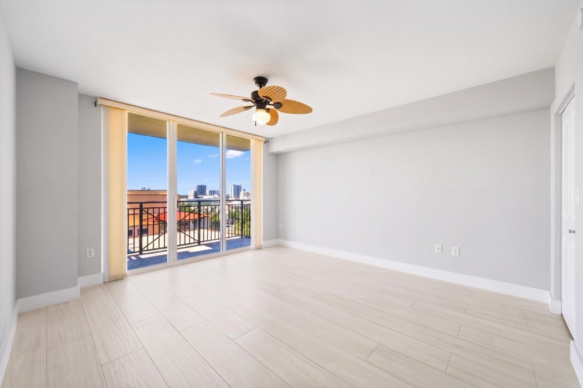 610 W Las Olas Boulevard, Unit 1016N, Fort Lauderdale, FL 33312 Photo