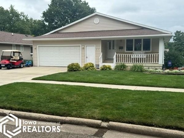 209 S Ackley Street, Algona, IA 50511