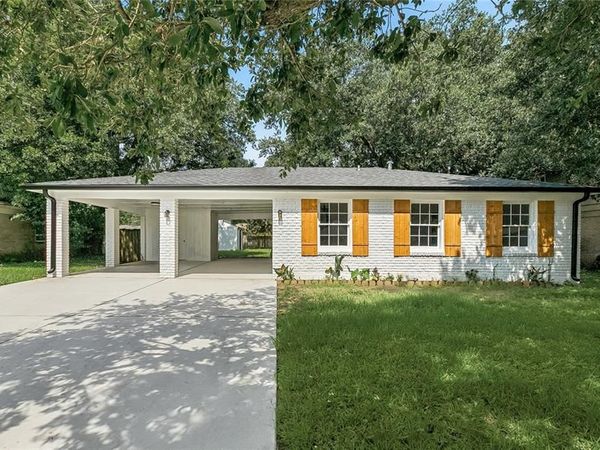 3555 SOMERSET Drive , New Orleans, LA 70131