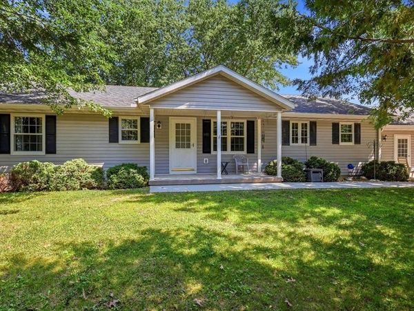9800 & 9801 Cedar Street, Bernard, IA 52032