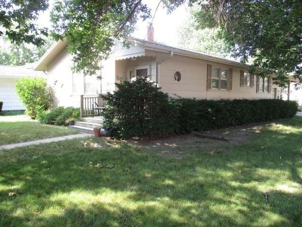 101 Call Street , Emmetsburg, IA 50536