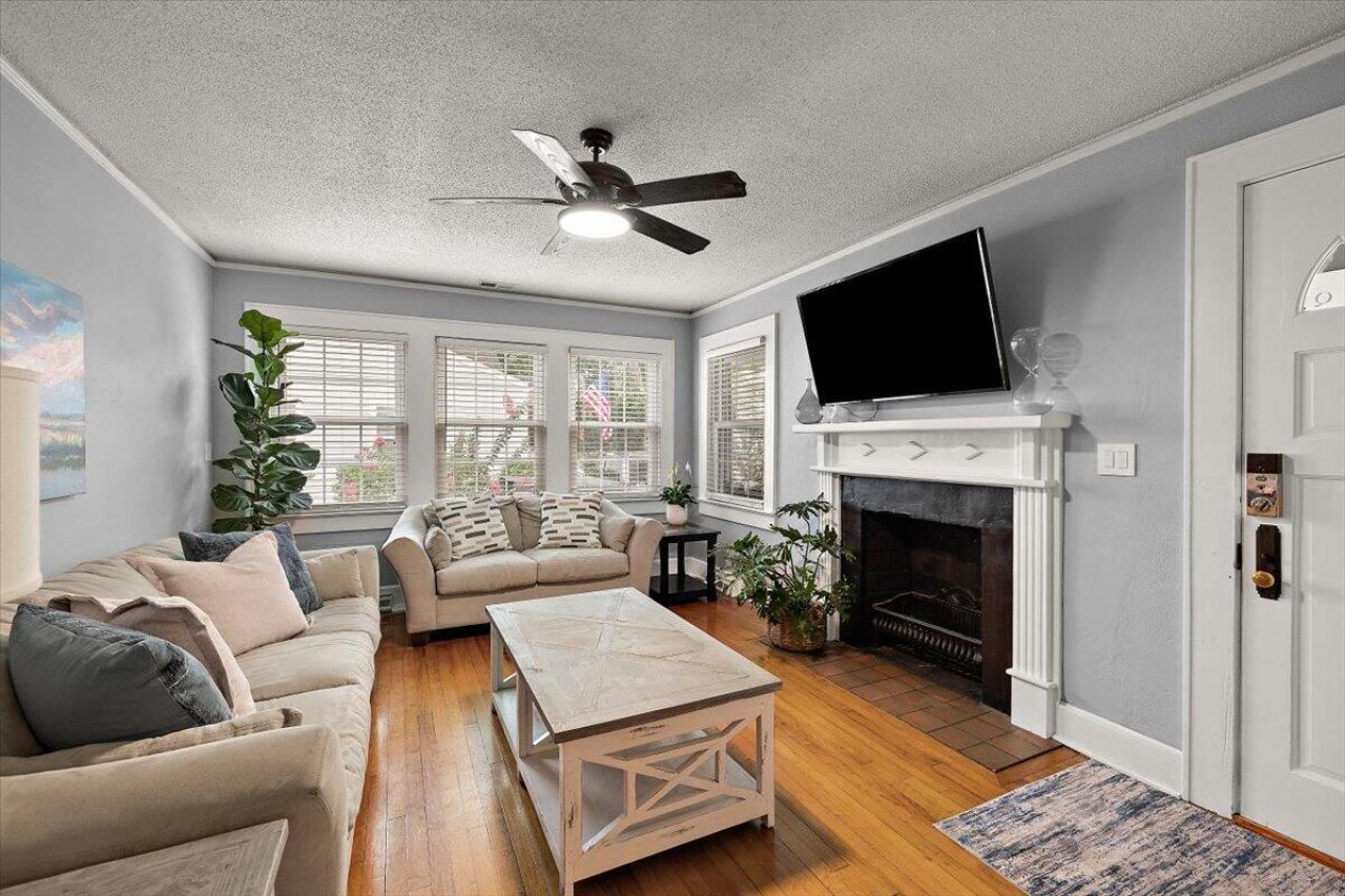1126 North Boulevard Photo 7