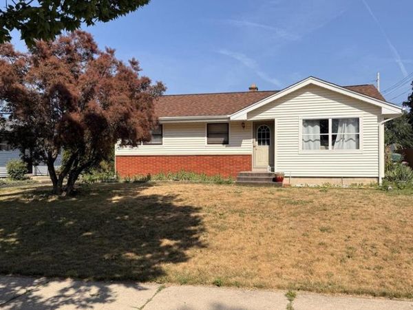 2970 S 99th STREET, West Allis, WI 53227