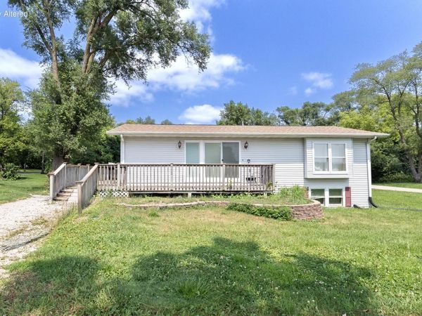 W772 W Douglas AVENUE, Burlington, WI 53105
