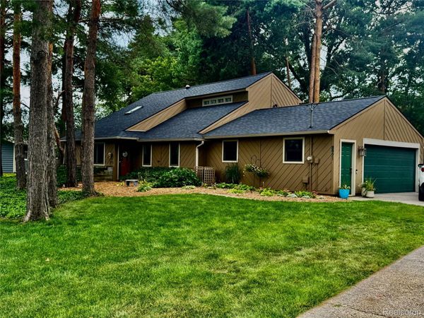 8971 Highland Drive, Tittabawassee Township, Mi 48623