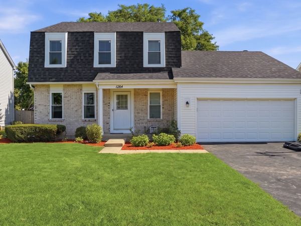 1284 Regent Drive, Mundelein, IL 60060