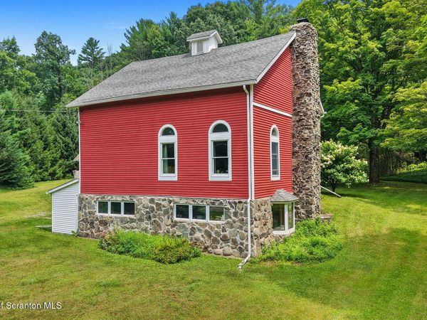 2626 Damascus Road, Susquehanna, PA 18847