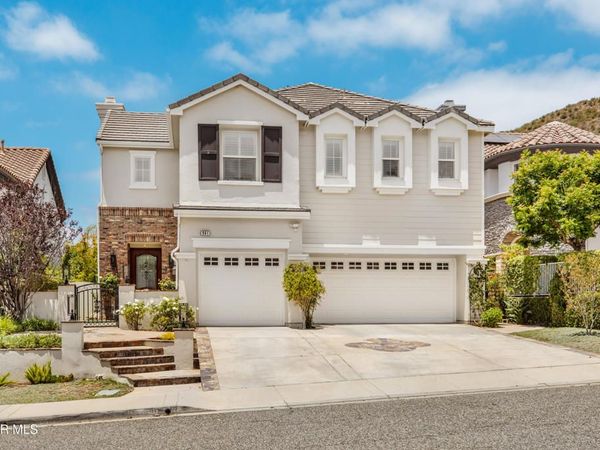 961 Alexandra Court, Oak Park, CA 91377