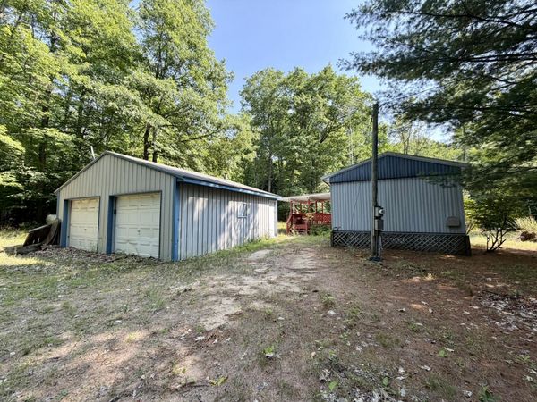4085 Leckrone Road, Brethren, MI 49619