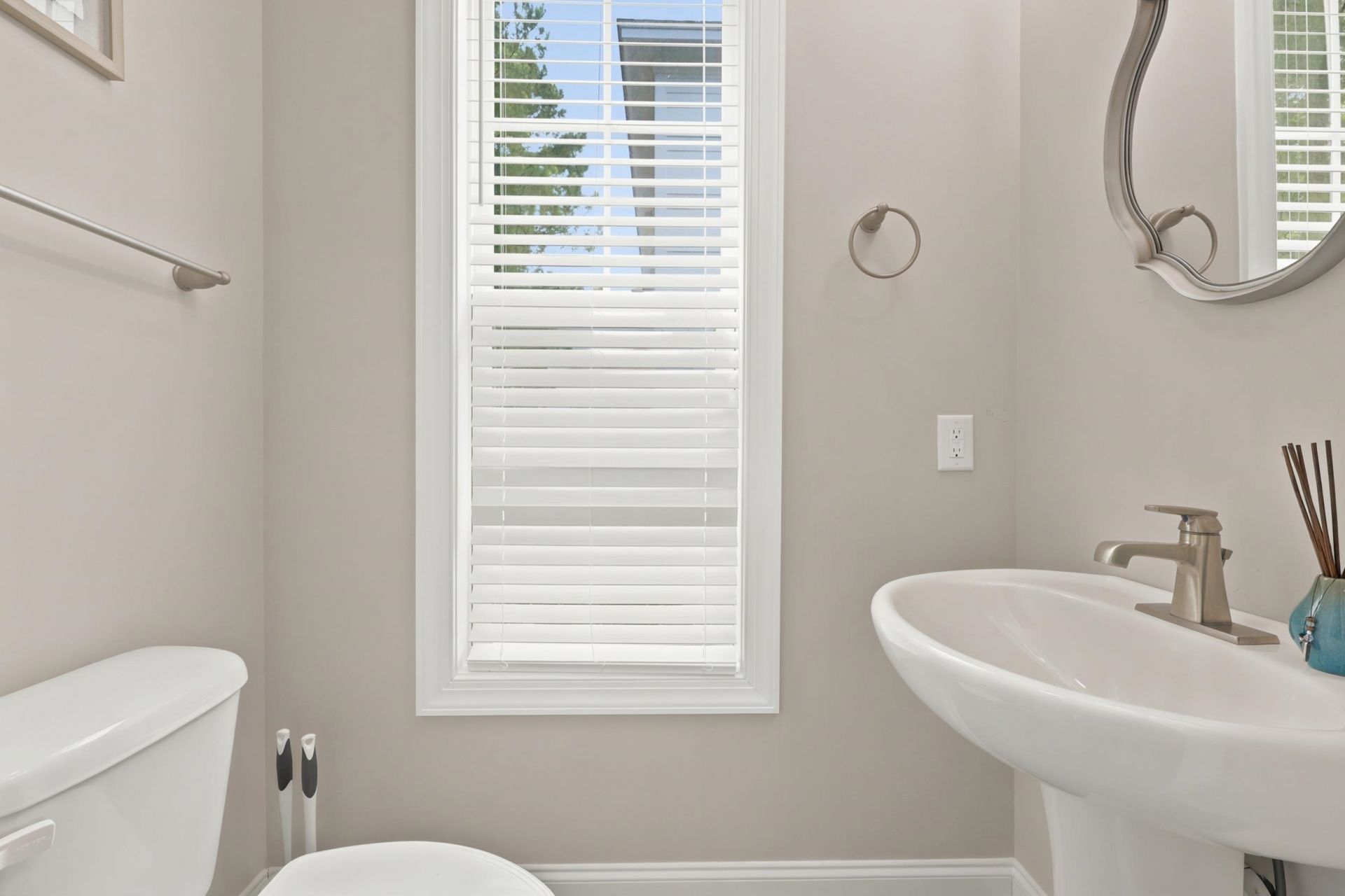 5224 Sea Coral Way Photo 23