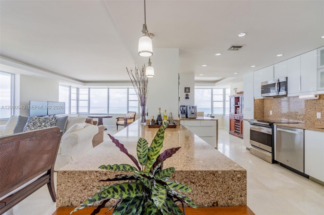 5255 Collins Ave , Unit 11E, Miami Beach, FL 33140 Photo