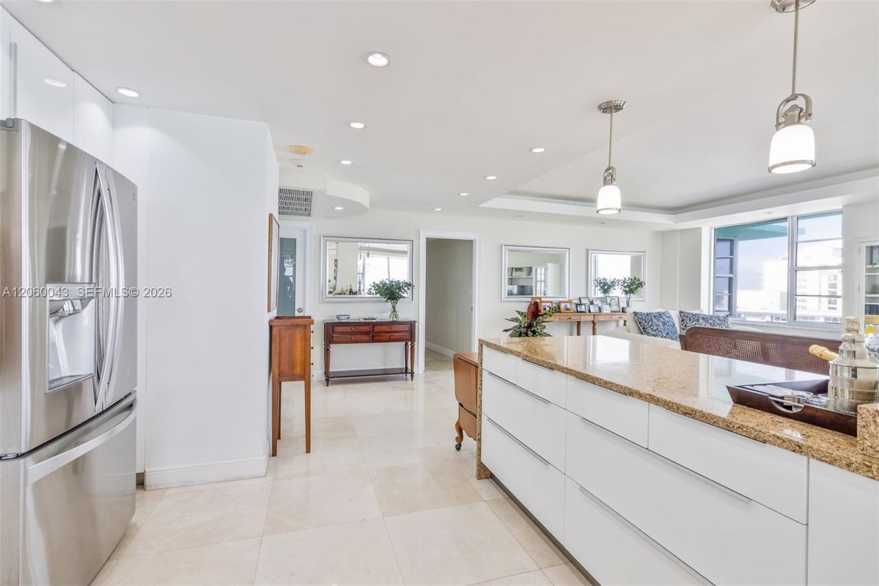 5255 Collins Ave , Unit 11E, Miami Beach, FL 33140 Photo