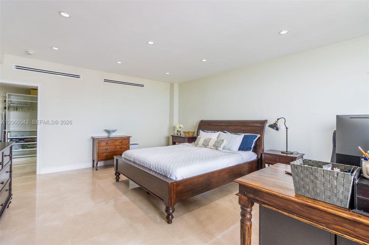 5255 Collins Ave , Unit 11E, Miami Beach, FL 33140 Photo