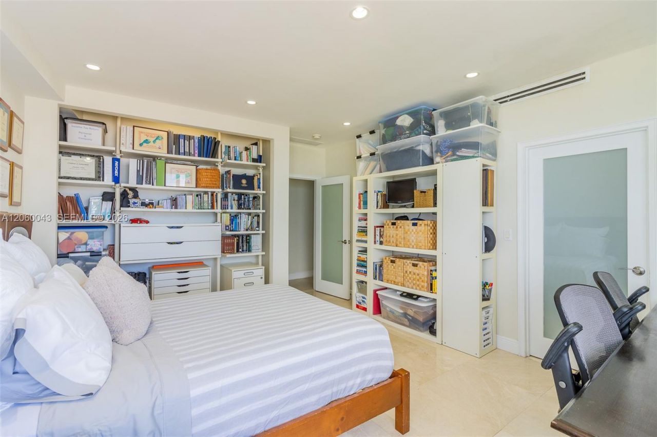 5255 Collins Ave , Unit 11E, Miami Beach, FL 33140 Photo