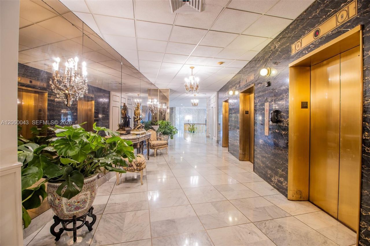 5255 Collins Ave , Unit 11E, Miami Beach, FL 33140 Photo