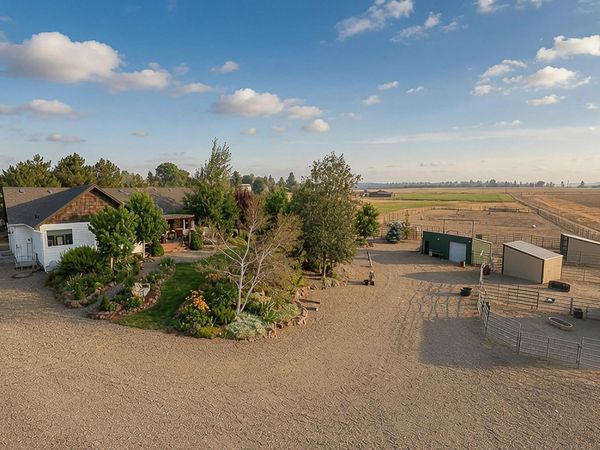 998 NE Brown Drive, Madras, OR 97741