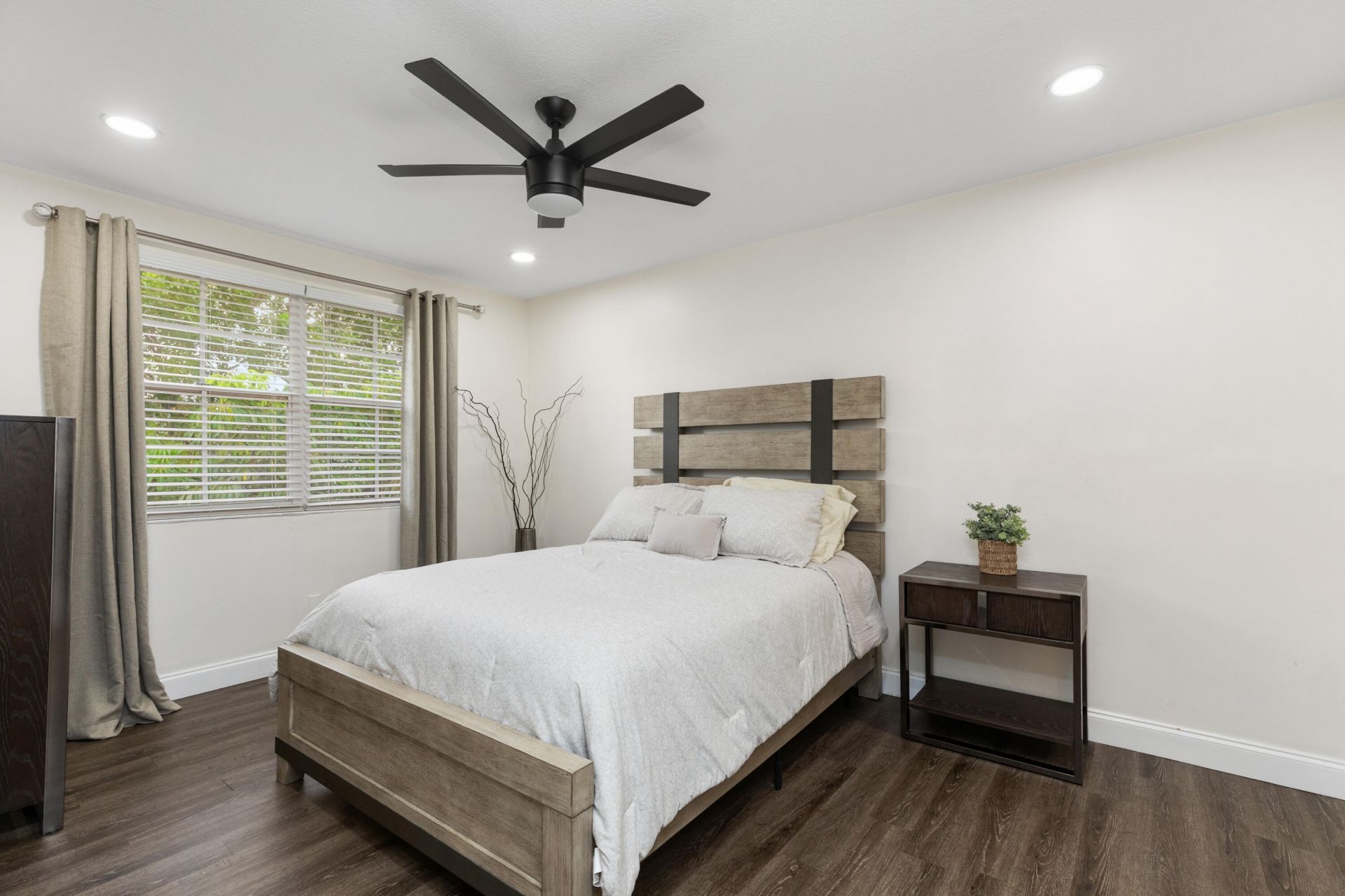 5799 Woodland Point Drive, Tamarac, FL 33319 Photo