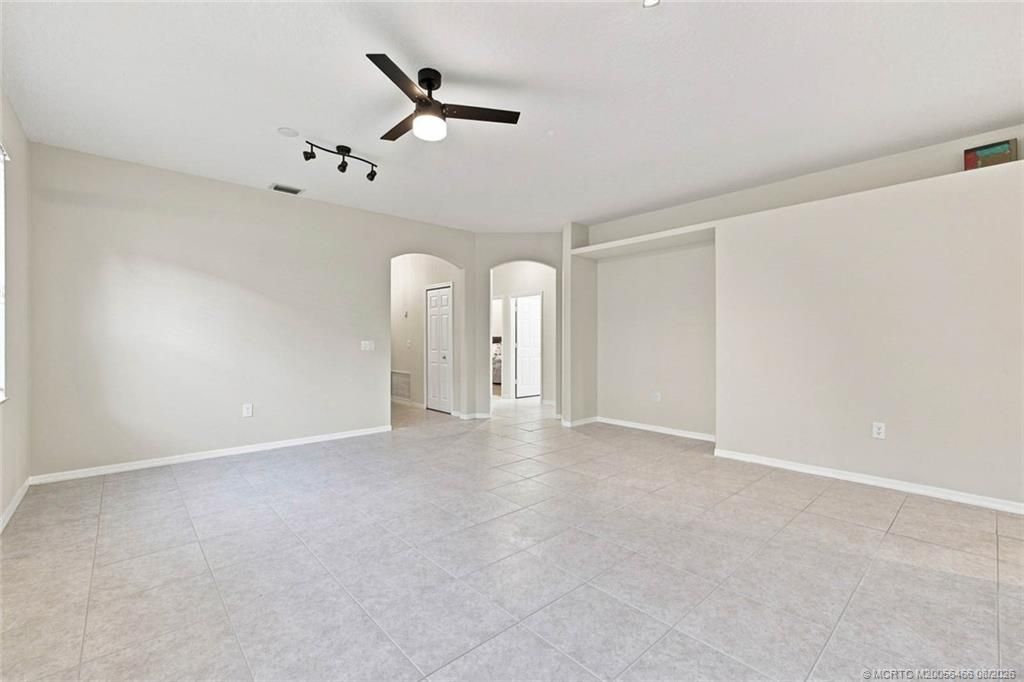 3694 NW Pin Oak Drive, Jensen Beach, FL 34957 Photo