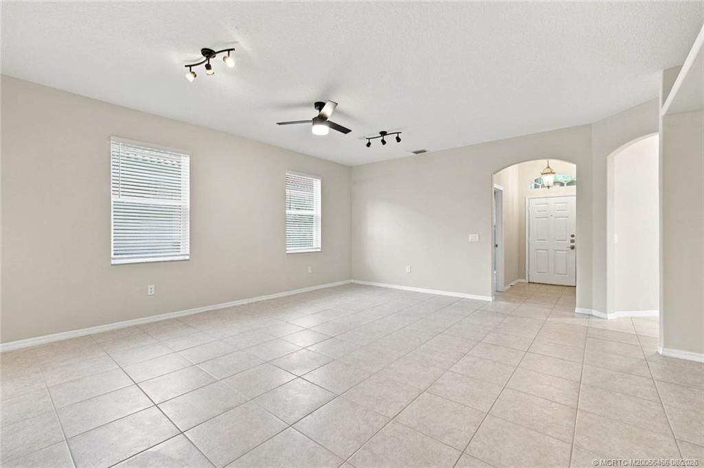 3694 NW Pin Oak Drive, Jensen Beach, FL 34957 Photo