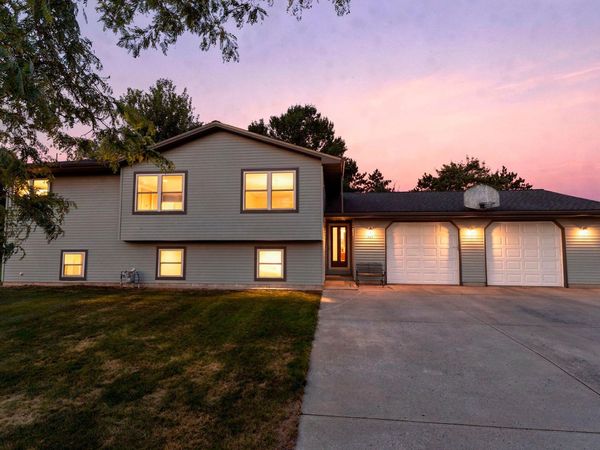 705 N Estates Avenue, Litchfield, MN 55355