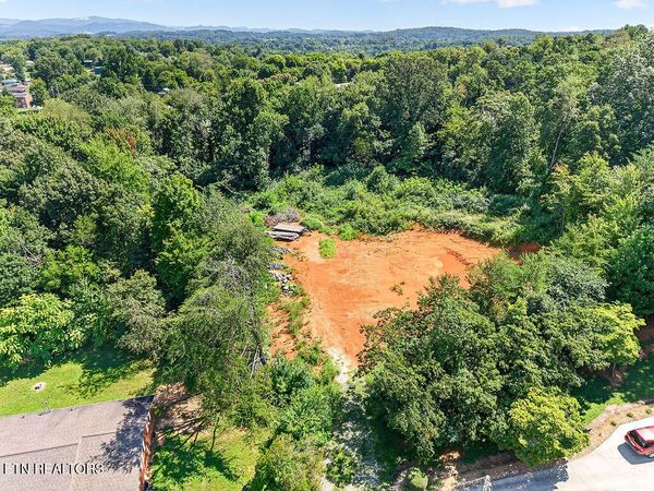 Knollwood Drive, Morristown, TN 37814