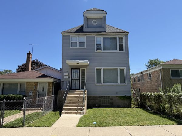 9211 S Clyde Avenue , Chicago, IL 60617