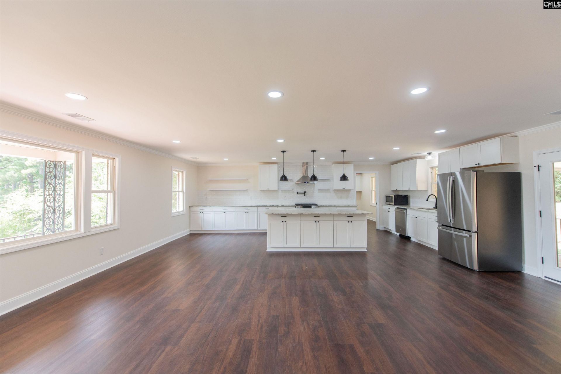 405 Grenadier Drive  Photo 17