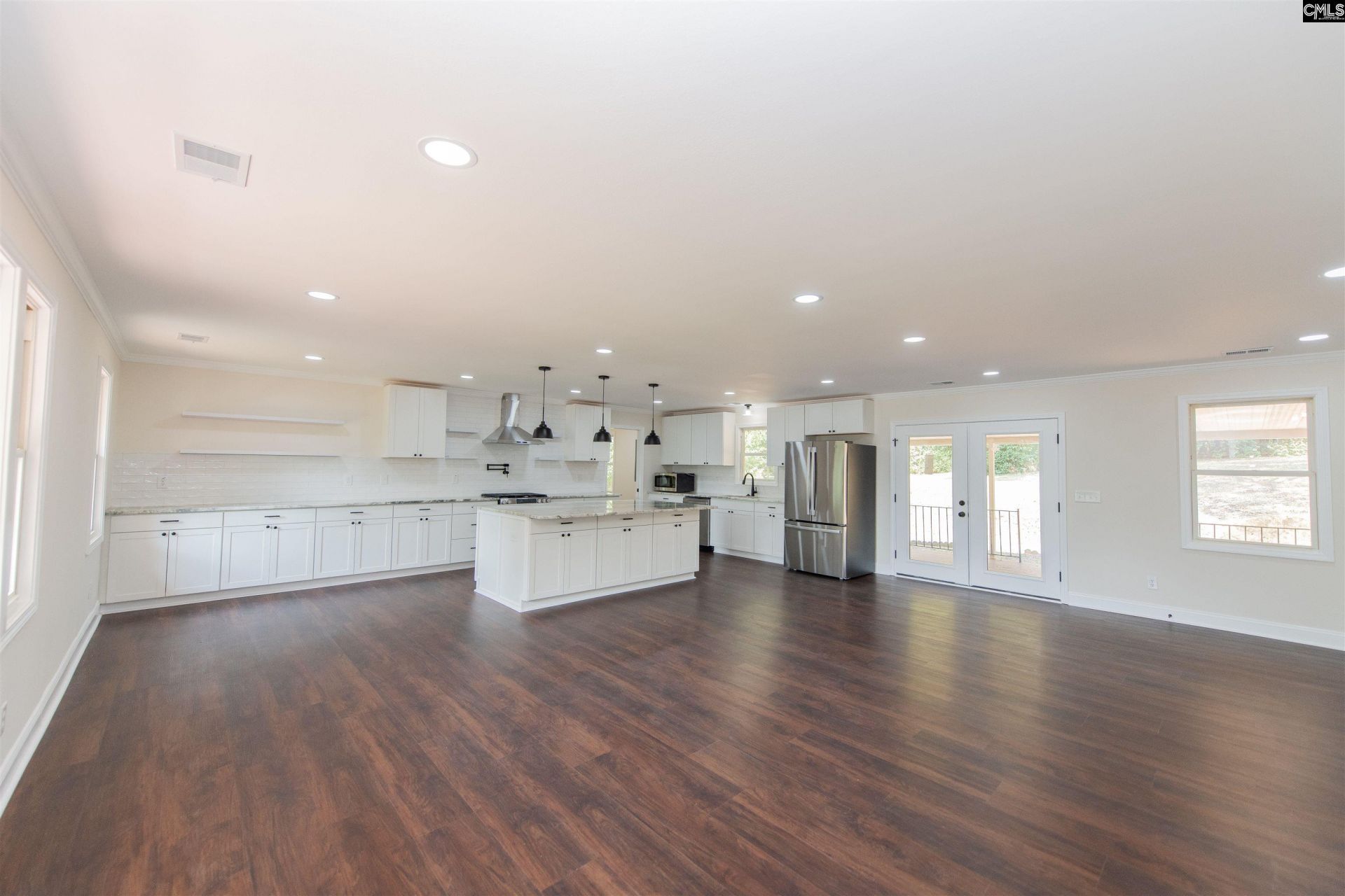 405 Grenadier Drive  Photo 18