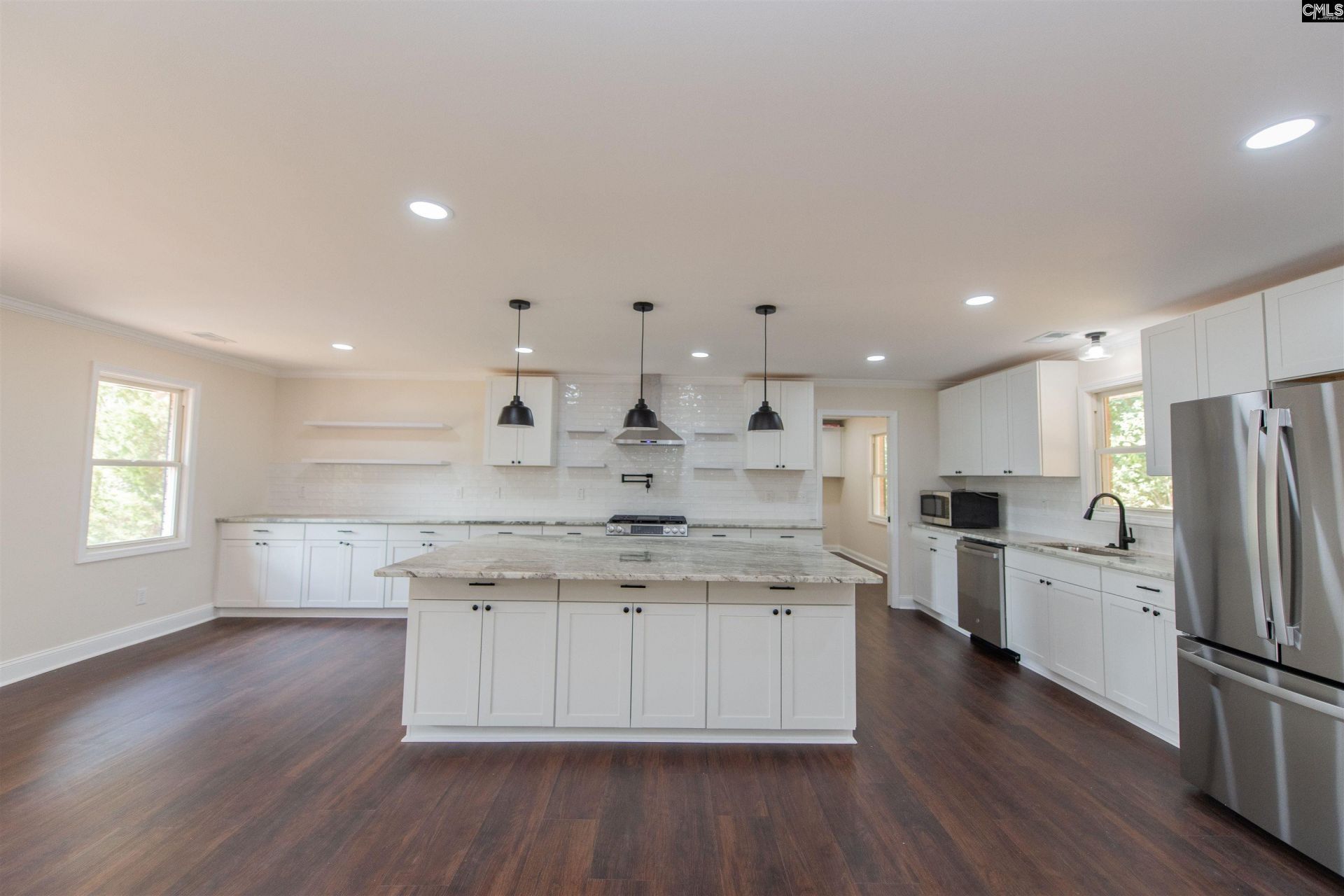 405 Grenadier Drive  Photo 20
