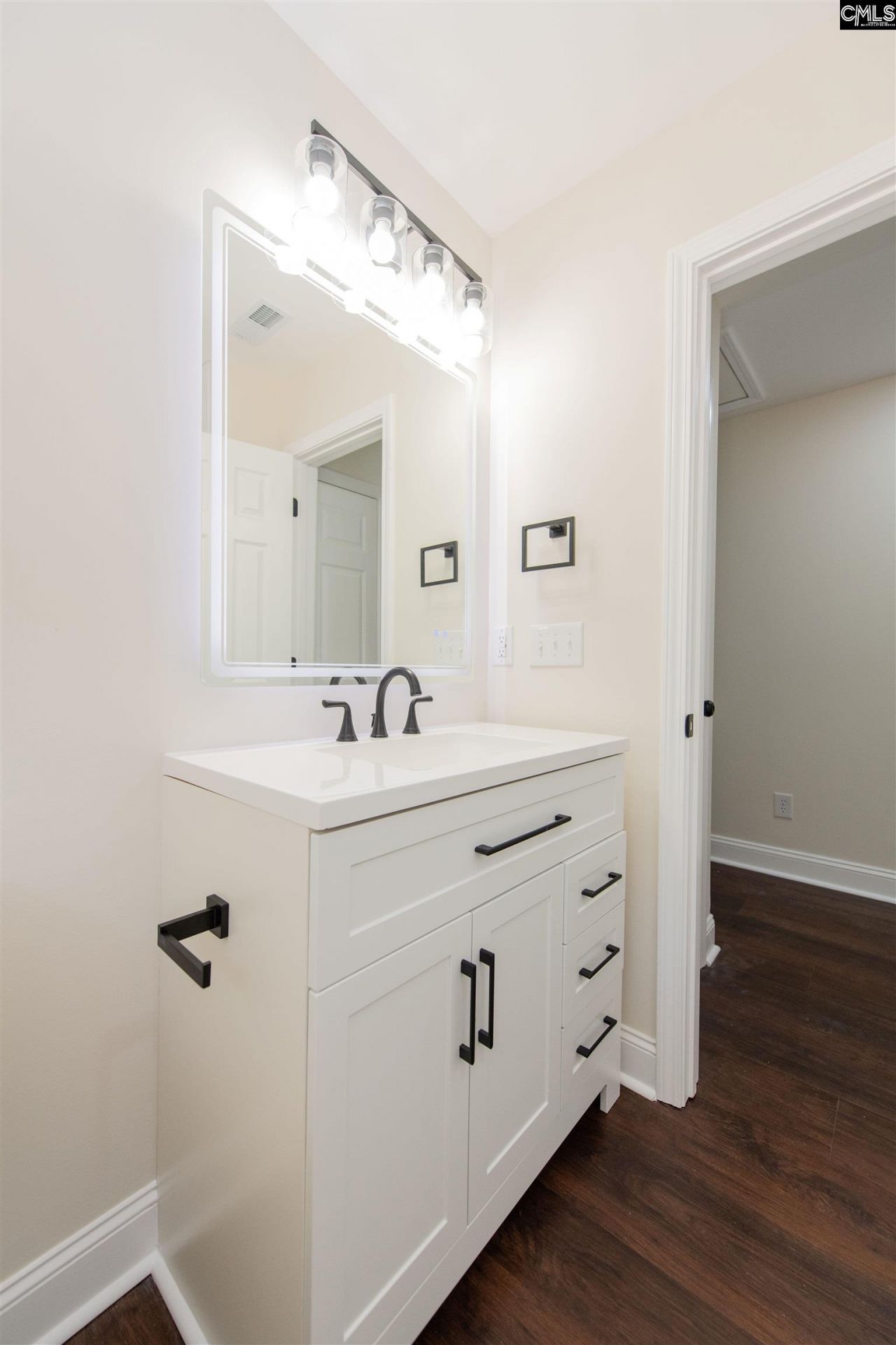 405 Grenadier Drive  Photo 32