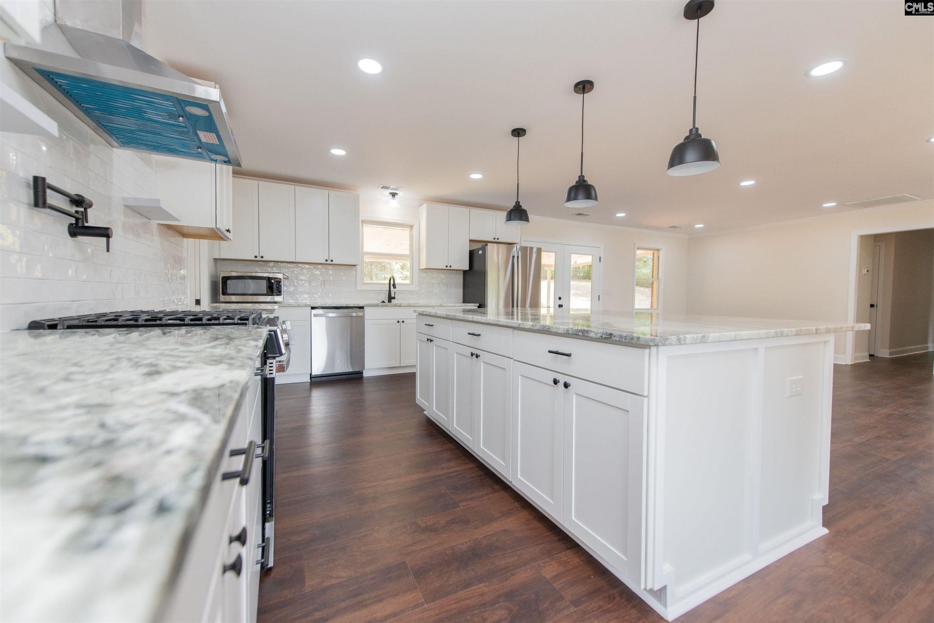 405 Grenadier Drive  Photo 37