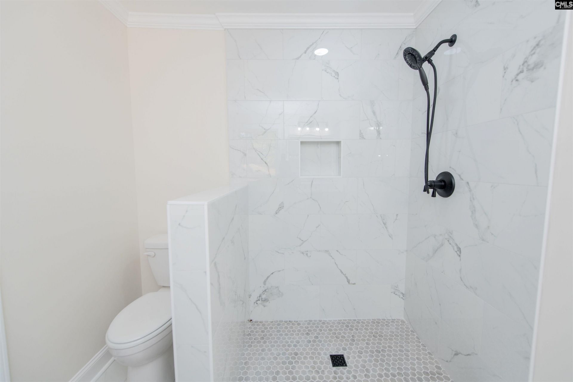 405 Grenadier Drive  Photo 43