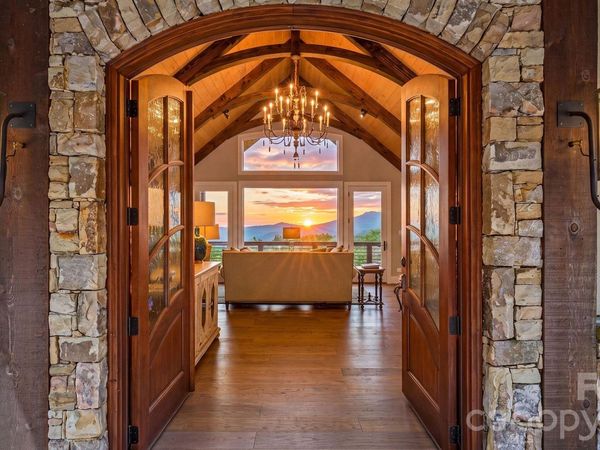 777 Green Hill Road, Blowing Rock, NC 28605