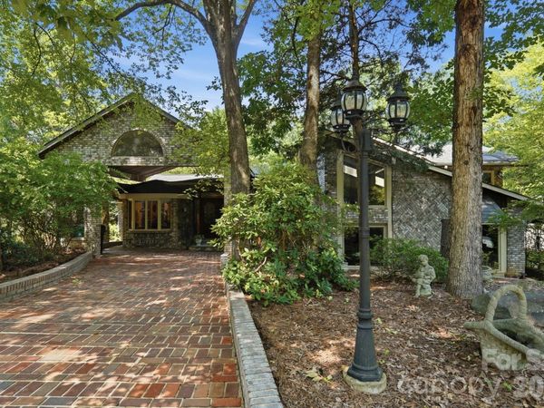 223 Millwood Lane , Charlotte, NC 28270