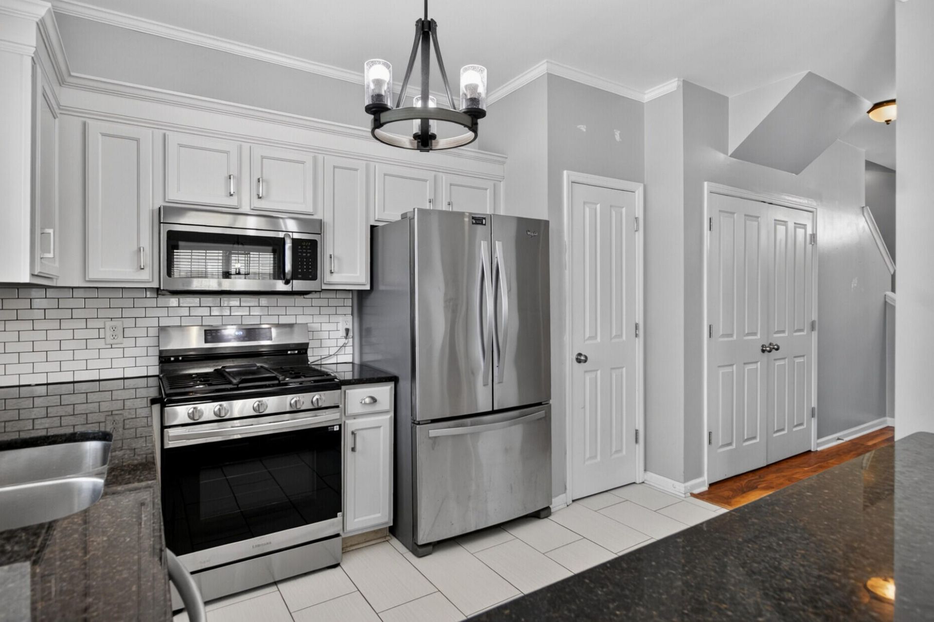 208 Dandelion Street Photo 11