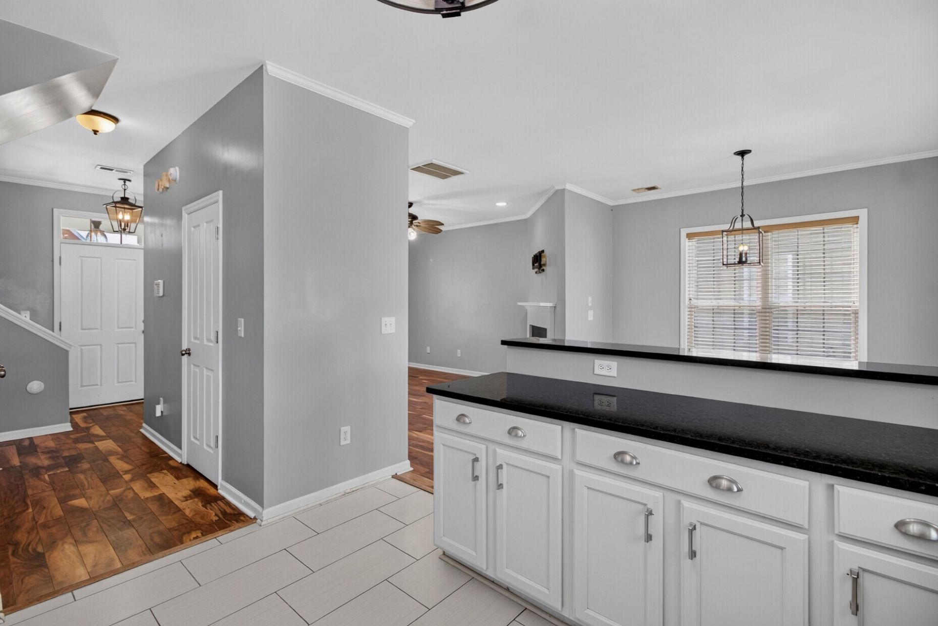 208 Dandelion Street Photo 13